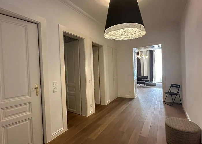 Residential Elegance: Yourvienna Classic In Center